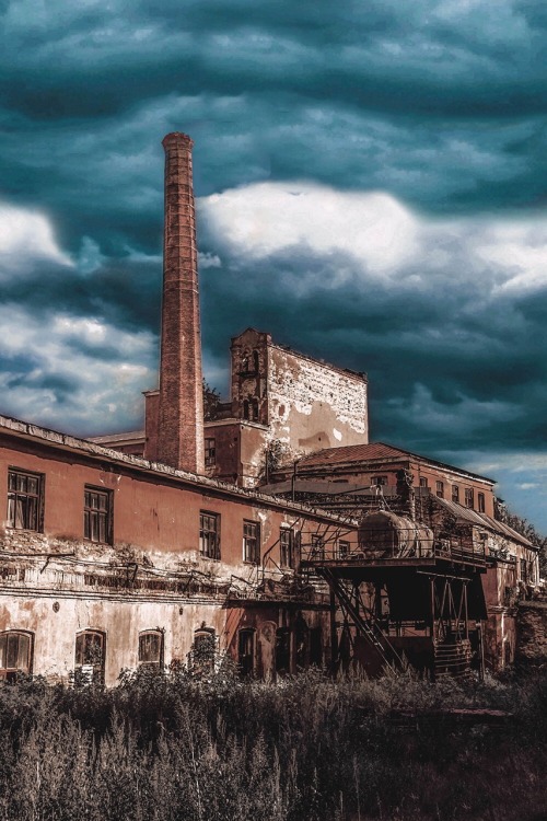 Poetry of the industrial decay
