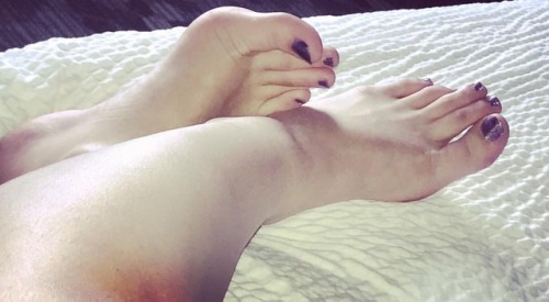 New #gelpedi just relaxing in Toronto  Available for sessions tomorrow if you have a location to hos