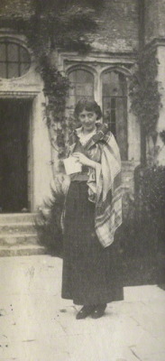 thevictorianlady:  Snapshots of Virginia Woolf taken by Lady Ottoline Morrell at her home, Garsington, c. 1917. 