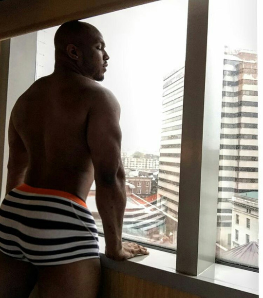 asskingz:  Reblog and follow for ASS KINGZ 24/7!@asskingz​#asskingz