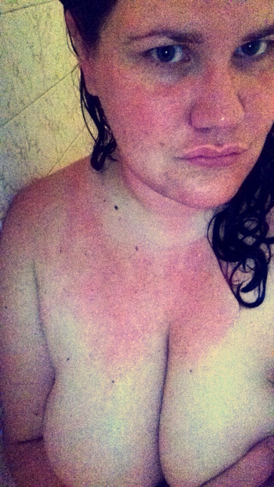 bluemel0dies:  More shower snaps. My boobs are always so damn white, even in a hot