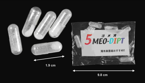 trippyschool: 5-Meo家族:5-Meo-DiPT / Foxy (零號膠囊、火狐狸、勾媚兒)5-Meo-DiPT 是一種色胺類的迷幻藥，口服的劑量一般為6 - 20毫克，使用方法一般為