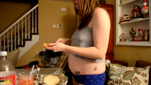 italian-belly:Amy / stuffer31