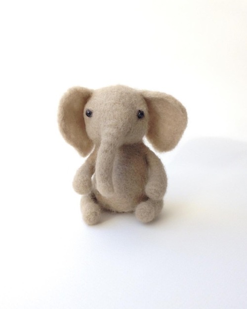 Little elephant) Made by my Mom) ✨✨ #wool #elephant #giftidea #etsyshop #summer #givelove #cutie #lo