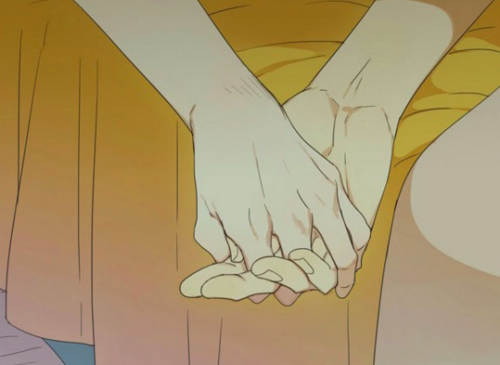 alliandoalice:  holding hands / 19 Days 