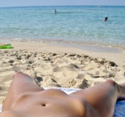repeatoffender69:gundisalvus439:Love those Hipbones 