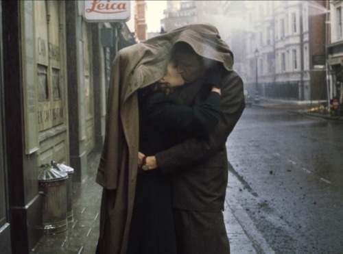 vaninnavaninni:  Ralph Fiennes and Julianne Moore in The End of The Affair, 1999.