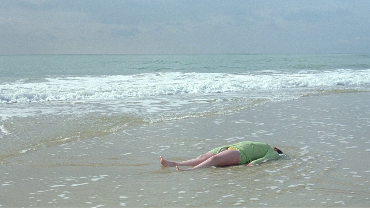 tsaifilms:  Fat Girl (2001)Directed by Catherine Breillat