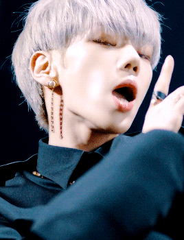 hamtarowow:byeongkwan’s iconic looks in under cover