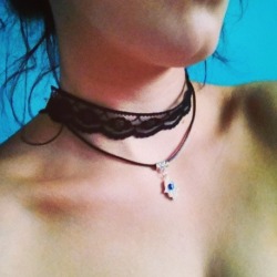 vi0letlids:  Chokers are beautiful  Delightful.