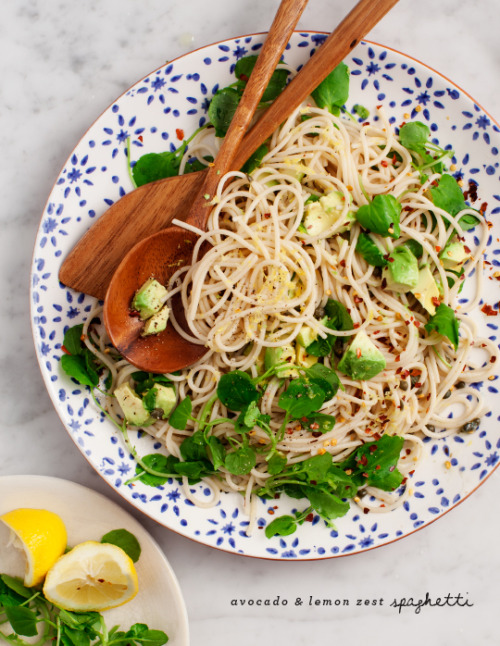 tinykitchenvegan:Avocado and Lemon Zest Spaghetti