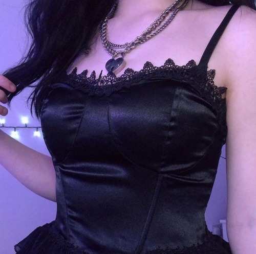 e–girl:e