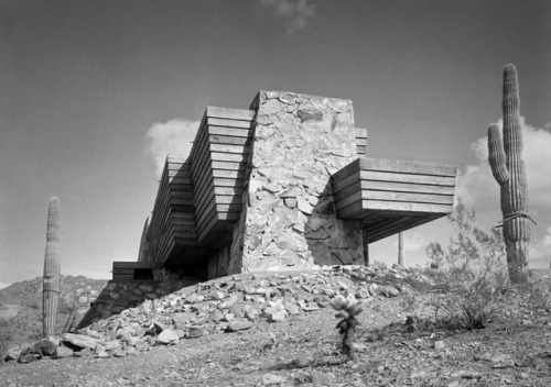 ofhouses: 646. Frank Lloyd Wright /// Rose Pauson House (Shiprock) /// Phoenix, Arizona, USA /// 193