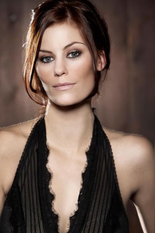 some-celebrity-stuffs:  Happy Birthday Cassidy Freeman April 22