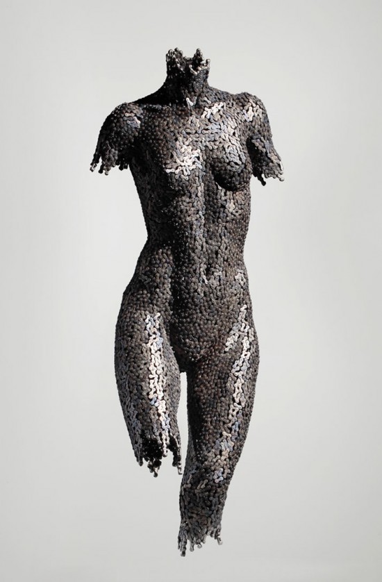 fuzzyimages:  fem-arts:  Sculptures Made from Bicycle Chains Seo Young Deok   Woah.