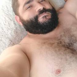 bear-hairy:  Déjanos tu comentario 🐻 . Rebloguea y comparte el contenido si te gustan las fotos. #Bear_Hairy