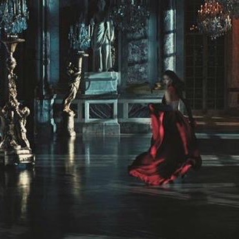 fkatwigs:  first look at rihanna for dior