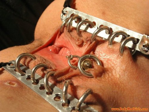 http://women-with-huge-labia-rings.tumblr.com/post/142795261147
