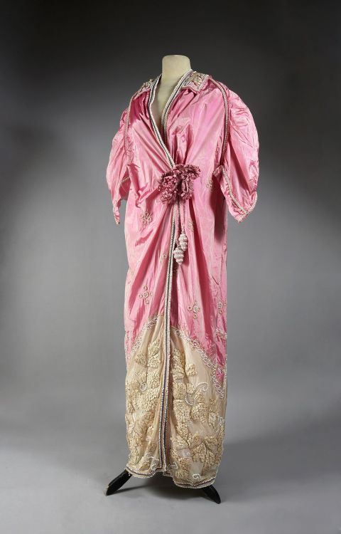 Paquin evening coat, summer 1912From Coutau-Bégarie & Associés