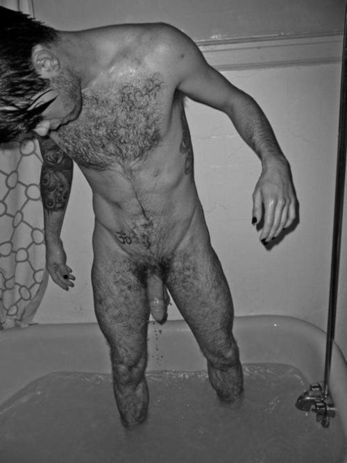 blueneonz:  http://blueneonz.tumblr.com/ 
