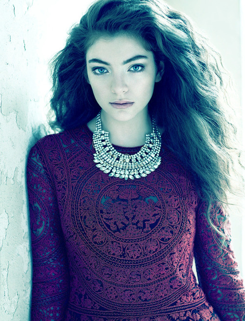 Lorde by  Chris Nicholls for Fashion Magazine Canada http://its-erva-venenosa.tumblr.com/ - légalise