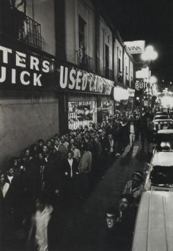 the60sbazaar: The crowds line up for a Janis Joplin show 