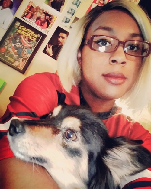 MY DOG IS CURE BUT REFUSES TO TAKE PROPER SELFIES WITH ME http://www.twitch.tv/saraiyuu_ #blackgirls