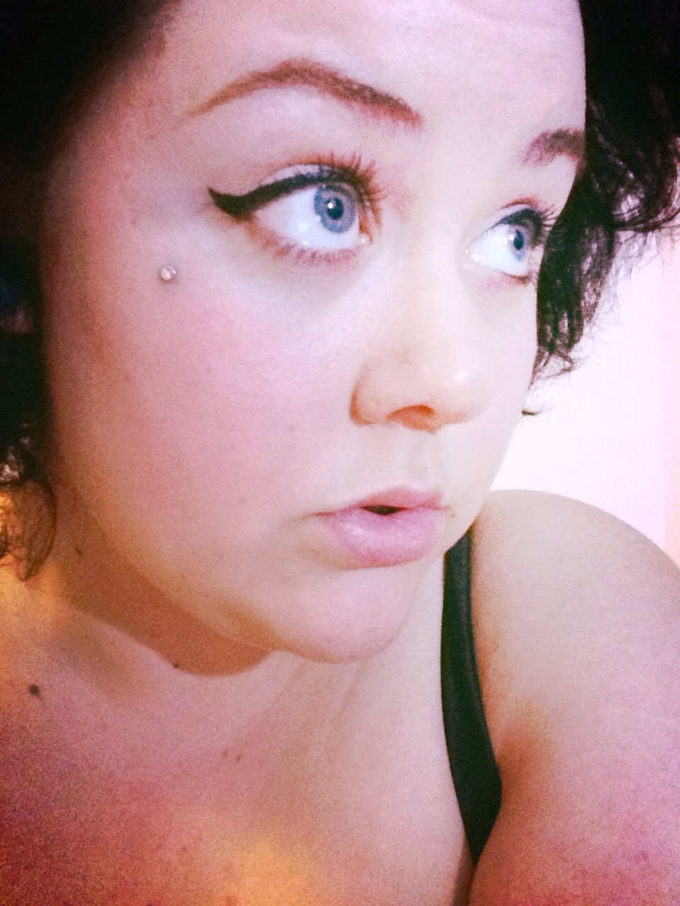 slowburningmoon:  Bombshell?