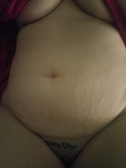 dirtygirldd:  Belly anyone?