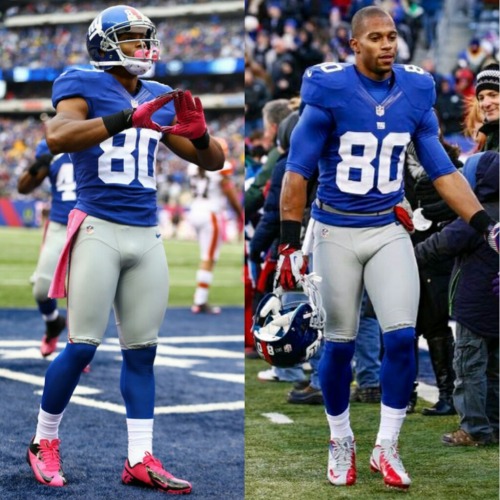 gr8kingofhearts:  takethatdicknigga:  #VictorCruz them thighs tho ;p follow —-> takethatdicknigga.tumblr.com  😍😍😍 Fucking sexy! ! 
