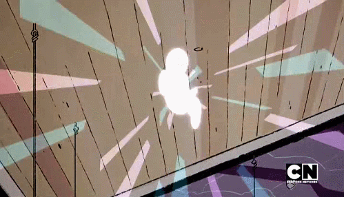 princesssilverglow:  gemfuck:  beauty  Am I the only one who sees Pilot Pearl in the silhouette for a short moment? *w* That scene was SO beautiful!   Oh, no, I definitely saw it too. Pretty much 100% sure they snuck a frame or two of it in there