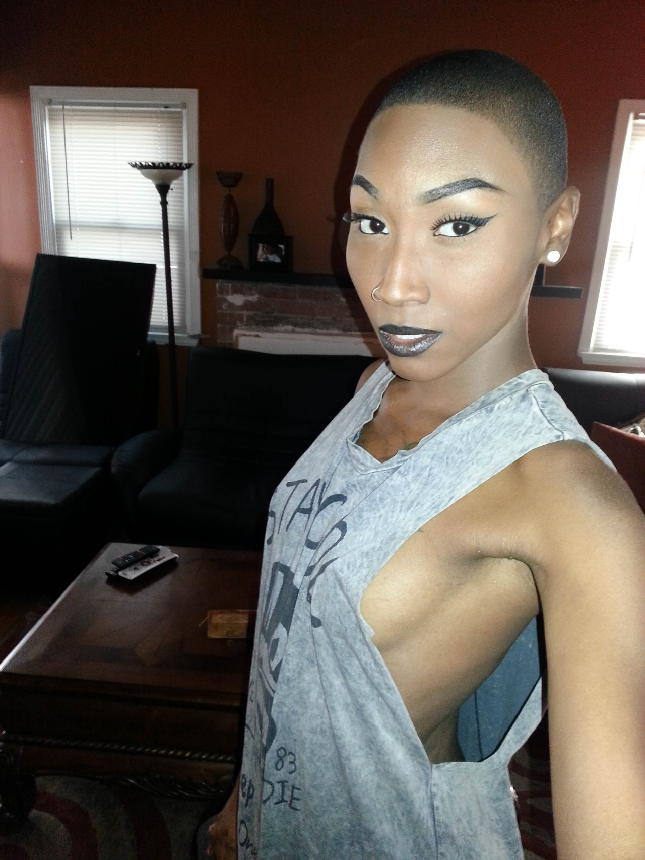 b-ehr:  jxnchuriki:  I normally don’t wear black or dark lipstick but today I made