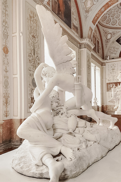 Cupid and Psyche by Antonio Canova The New Hermitage (room 241) State Hermitage Museum and Winter Pa