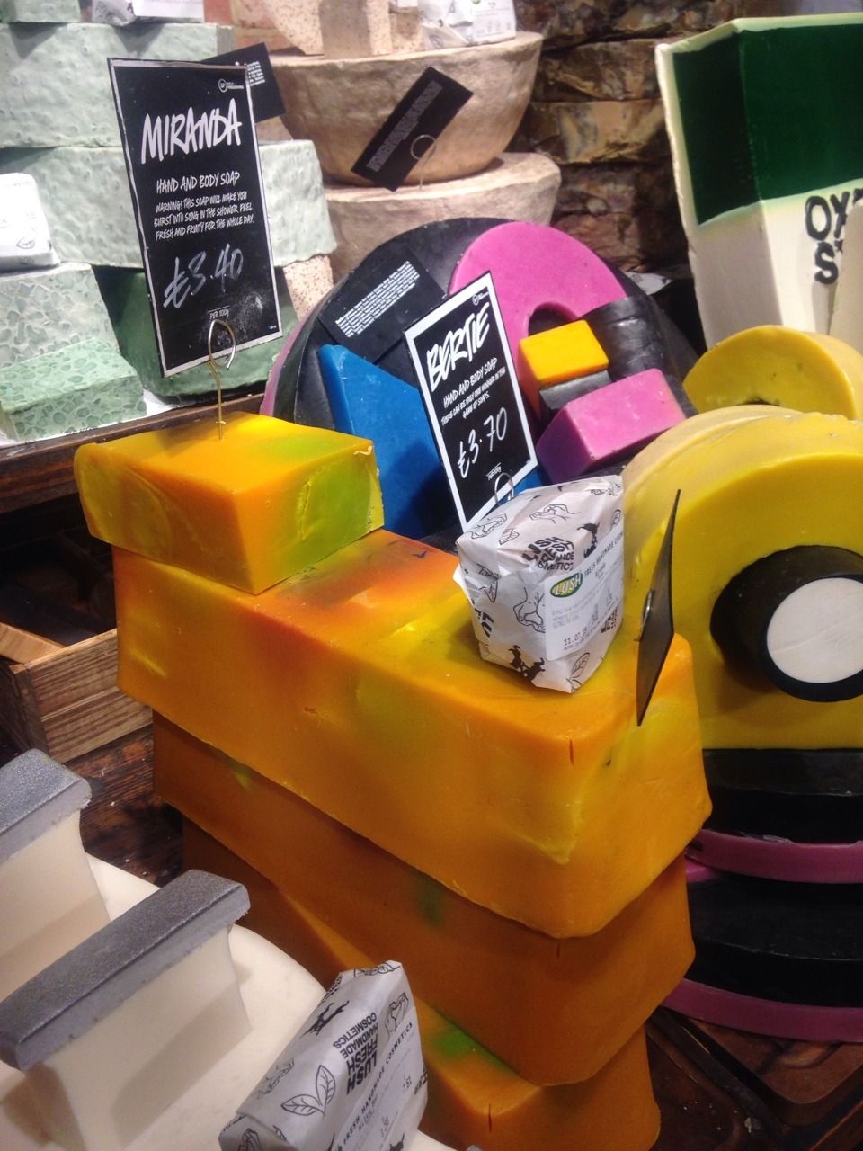 blossomq:  Lush Oxford St