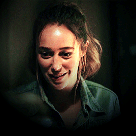 pr1deandj0y:Girlfriends making each other laugh.