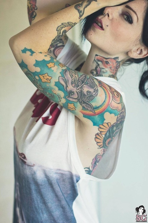 itsall1nk:  More Hot Tattoo Girls athttp://hot-tattoo-girls.blogspot.com