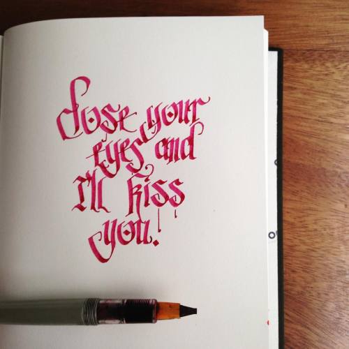 Escuchar a #TheBeatles es una de las mejores formas de iniciar el día . — #calligraphy #typography #