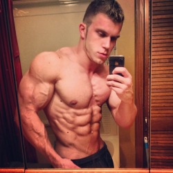 drwannabe:  Ben Hetfleisch  [more posts of Ben] 