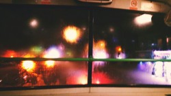 plasticwaves:   condensation makes street light colours incredible//
