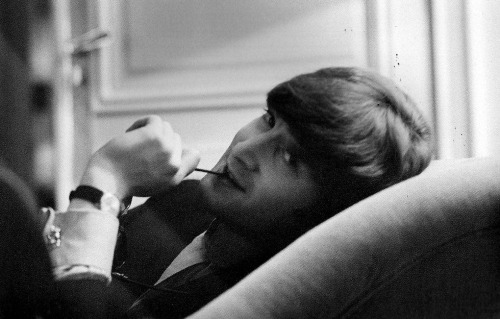 thebeatlesordie - Photographs of Paul McCartney and John Lennon...