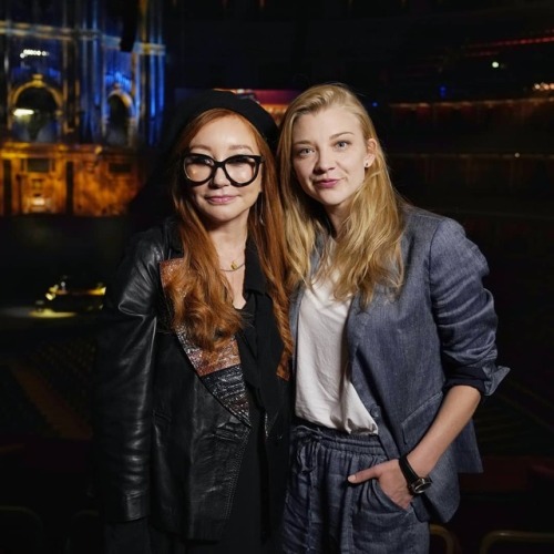 caughtalitesneeze:  paradiseph0t0 : As if getting to meet Tori Amos wasn’t enough of an afternoon tr