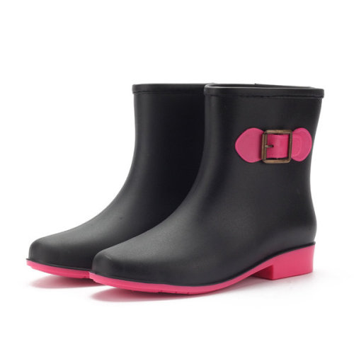 romanticandsadone: Rain boots 001    ☪ ☪    002 003    ☪ ☪   &nbs