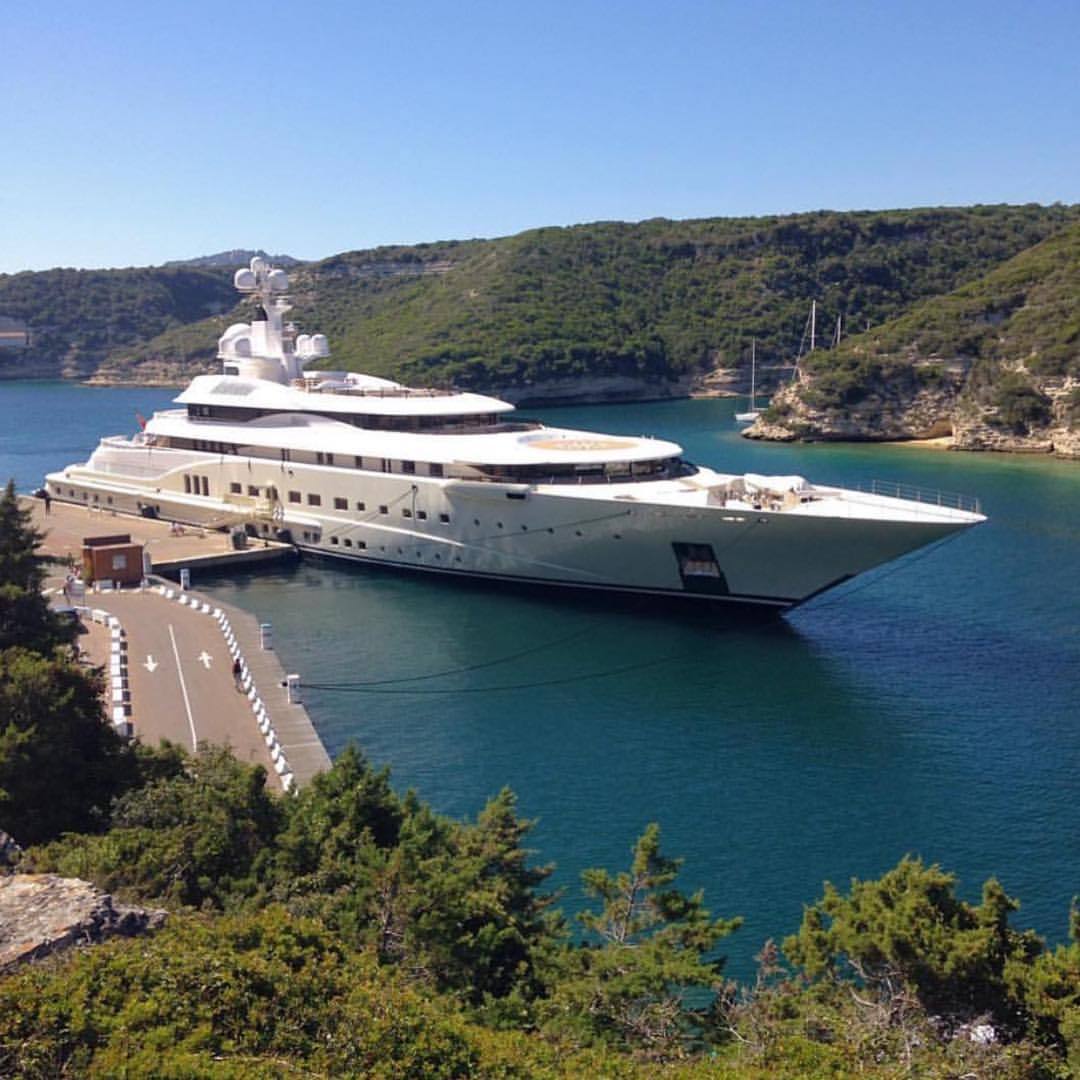 largest yacht in bonifacio