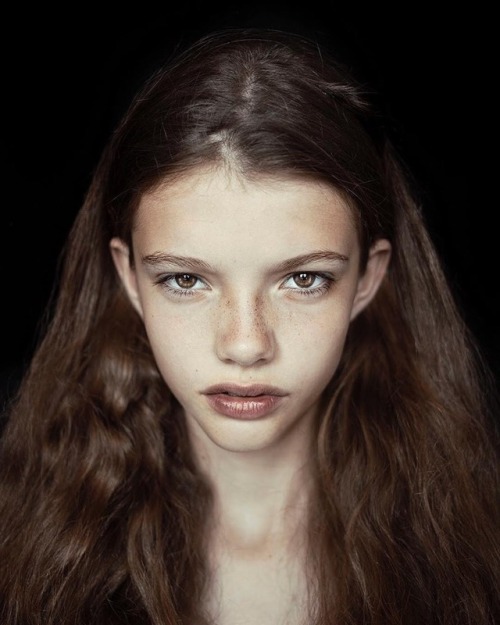 questforeyes:Laura @ MILK Models Poland by Agata Serge Photography Feine Sommersprossen