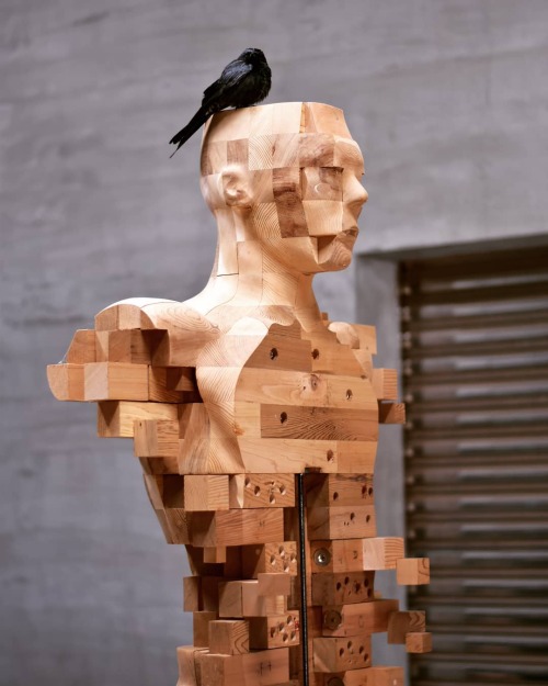 Digitally-inspired wood sculptures by Han Hsu-Tung Follow CrossConnectMag for more 