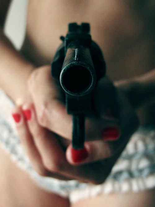 girlandguns:  Girl With Gun  follow me at : http://girlandguns.tumblr.com/
