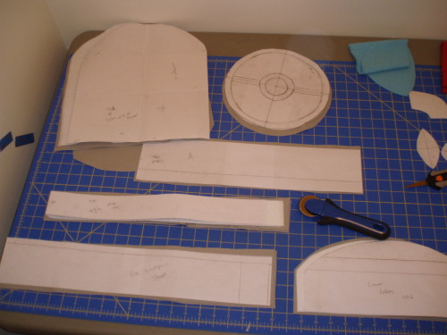 caffeinatedcrafting:Making of Diamond / Lucas’ BackpackAnything like this requires a heavy den