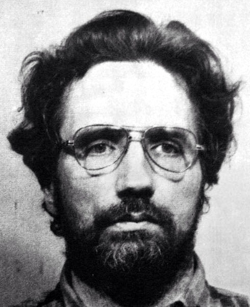 luciferlaughs:  Gary Heidnik was a serial killer who ran a mini-slave colony of African American women in his basement, most of whom were prostitutes. He kept them in chains and abused, raped, and beat them on a daily basis. His victims had nothing else