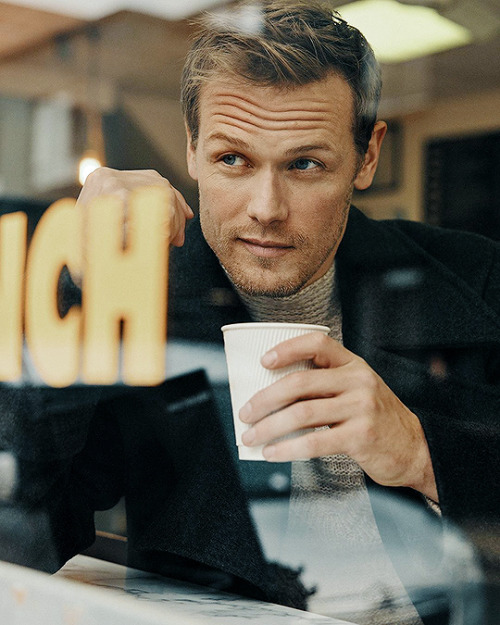 SAM HEUGHAN FOR GENTLEMAN’S JOURNAL MARCH 2022 COVER