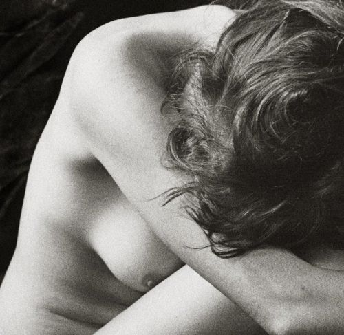 artisticallynaked:  nudesartistic:  Photographer: Unknown  -